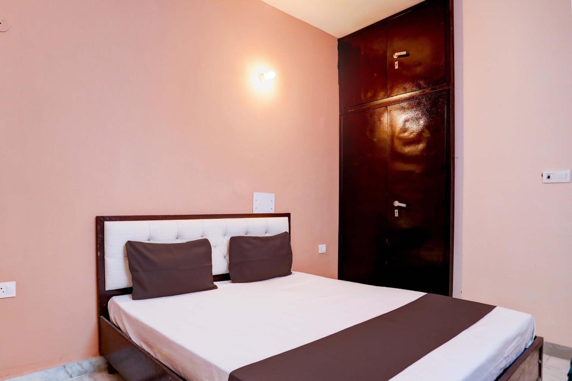 Hotel O Tilak Hotel 24 Sector 27 Near By Vinayak Hospital Gali No-6 Noida Extérieur photo